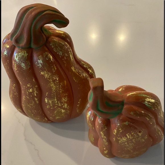 EUC Set of 2 Unglazed Ceramic Pumpkins - Picture 2 of 5